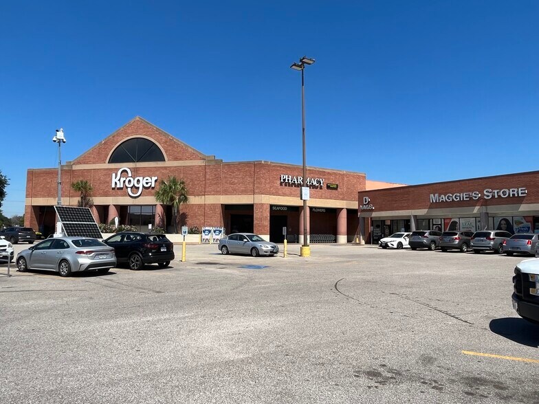 More Photos Of 10110-10138 Hammerly Blvd, Houston Unknown For Lease
