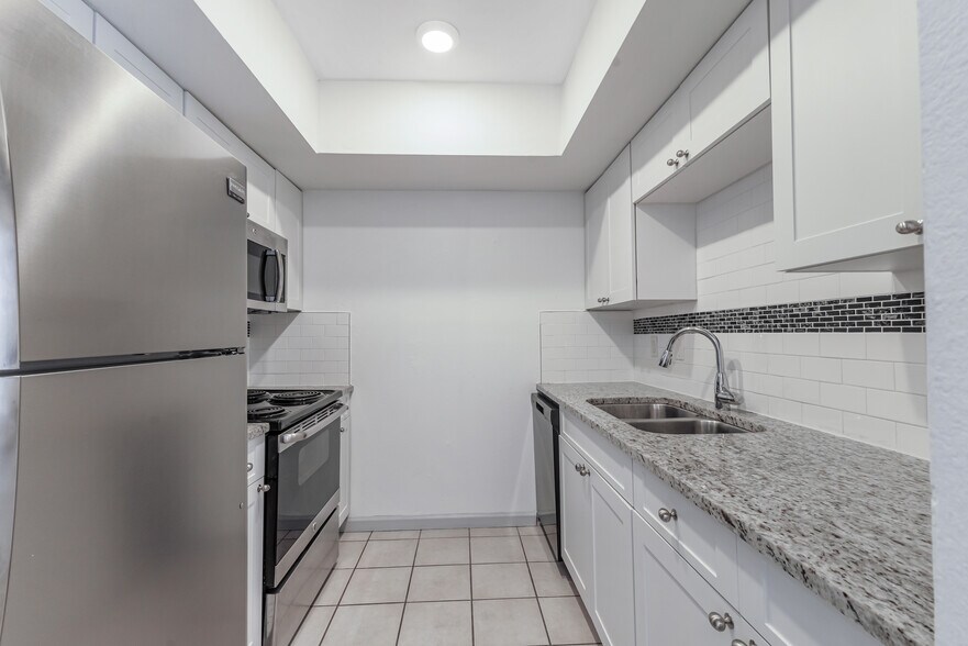 More Photos Of 1405 S Lorenzo Ave, Tampa Apartments For Sale