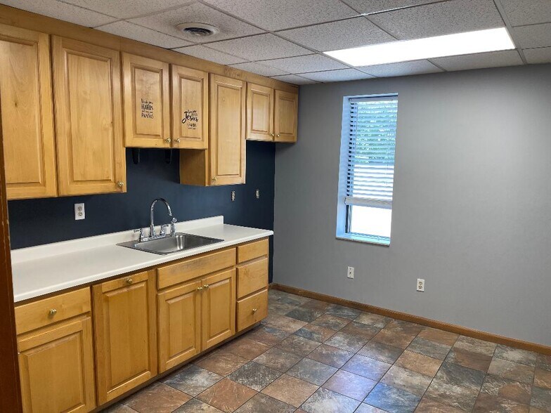 More Photos Of 840 S Buncombe Rd, Greer Light Manufacturing For Lease