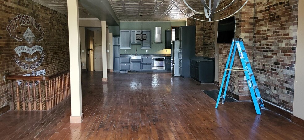 More Photos Of 2222 E Carson St, Pittsburgh Office For Sale