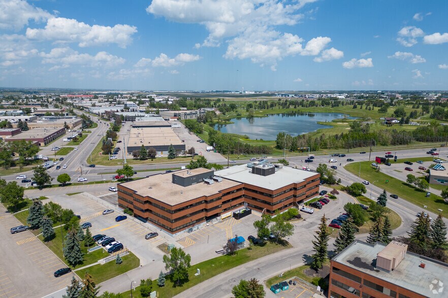 More Photos Of 3225 12 St NE, Calgary Unknown For Lease