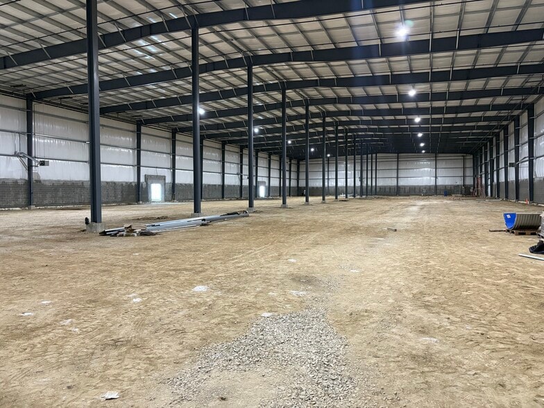 More Photos Of 751 Mountain View Dr, Smithfield Distribution For Lease
