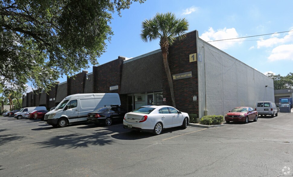 More Photos Of 6103-6119 Anno Ave, Orlando Warehouse For Lease