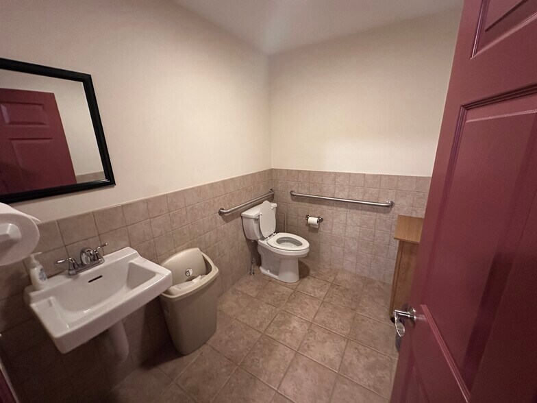 More Photos Of 85 Hopper Ave, Waldwick Medical For Lease