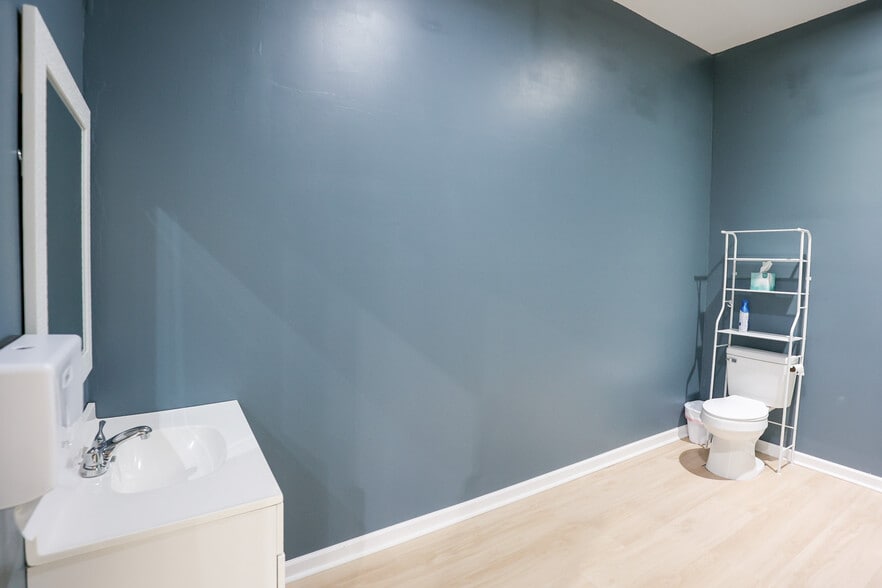 More Photos Of 240 Ball Park Loop, Ledbetter Flex For Sale