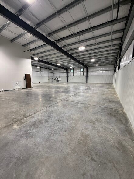 More Photos Of 15511 Jarvis Rd, Cypress Industrial For Lease