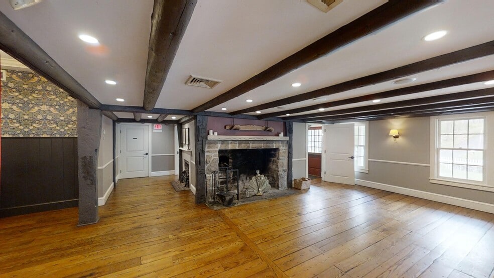 More Photos Of 109 Black Rock Tpke, Redding Restaurant For Lease