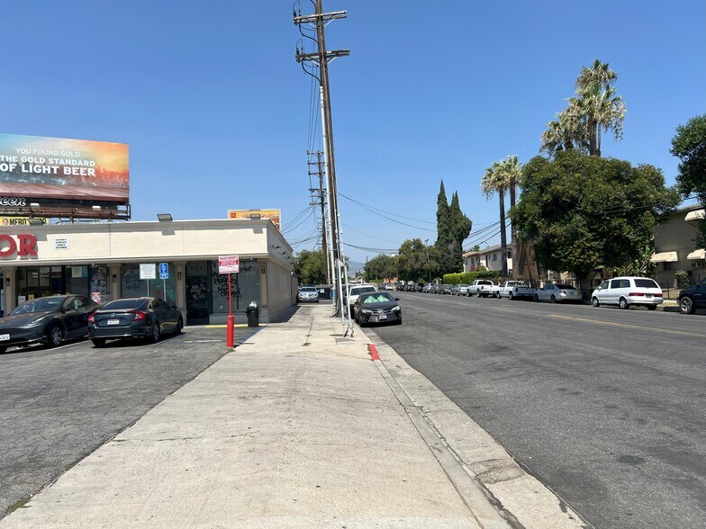 More Photos Of 8120-8122 Sepulveda Blvd, Panorama City Freestanding For Lease