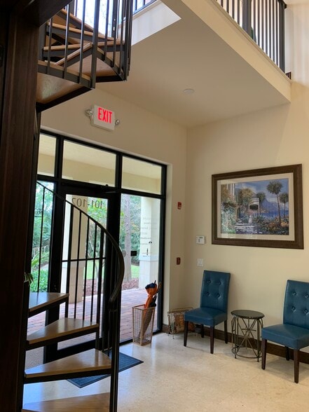 More Photos Of 1025 W Indiantown Rd, Jupiter Office For Lease