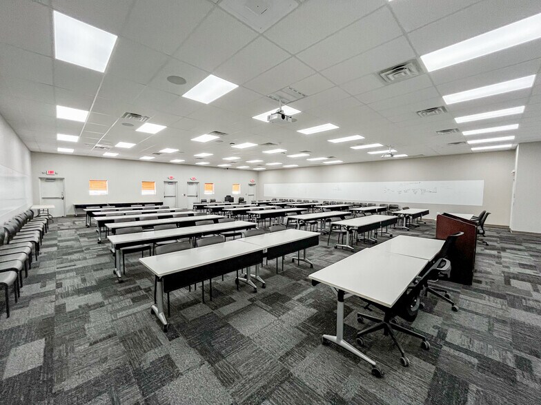 More Photos Of 906 S Highway 285, Pecos Warehouse For Sale