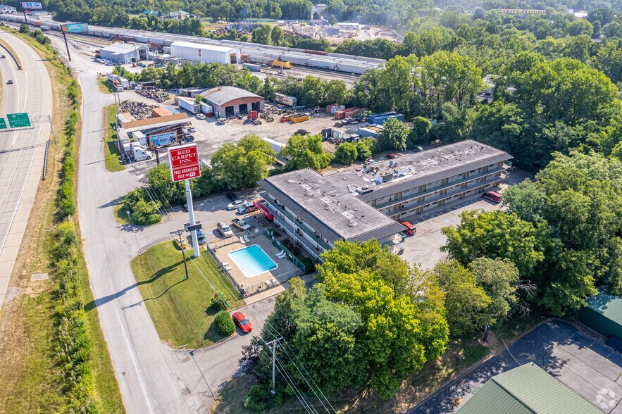 More Photos Of 2016 Old Us-31, Jeffersonville Hotel For Sale