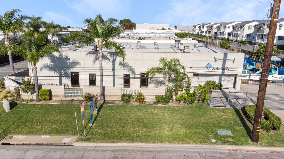 More Photos Of 2350-2400 S Central Ave, Compton Warehouse For Lease