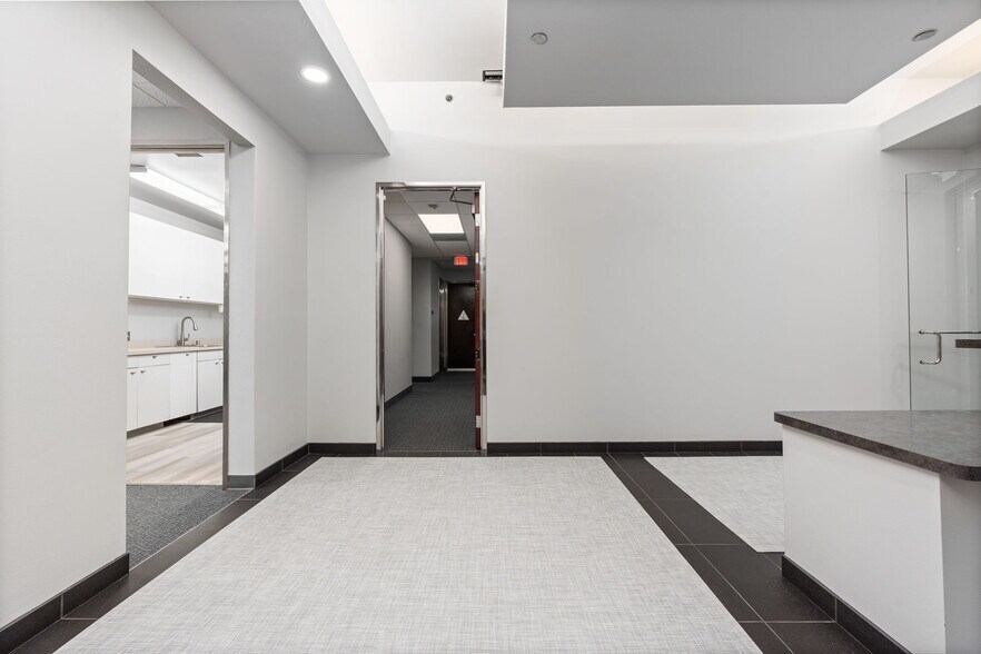 More Photos Of 7060 N Fresno St, Fresno Office For Lease