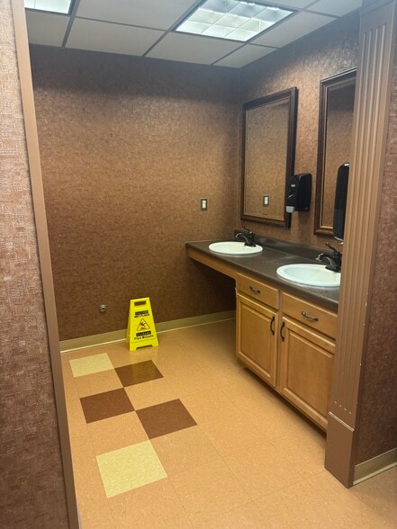 More Photos Of 111-121 Roberts St, East Hartford Industrial For Lease