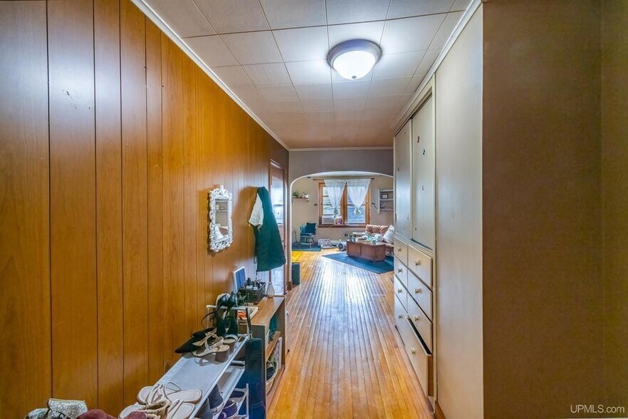 More Photos Of 200-206 E Division St, Ishpeming Storefront Retail Residential For Sale