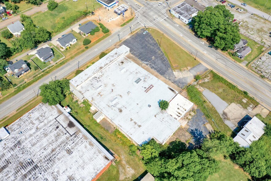 More Photos Of 1505 Buncombe Rd, Greenville Distribution For Sale