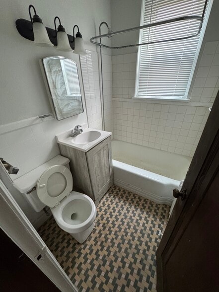 More Photos Of 1631 Charles Ave, Saint Paul Apartments For Sale