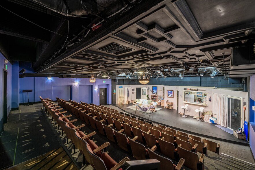 More Photos Of 6763 Hollywood Blvd, Los Angeles General Retail For Sale