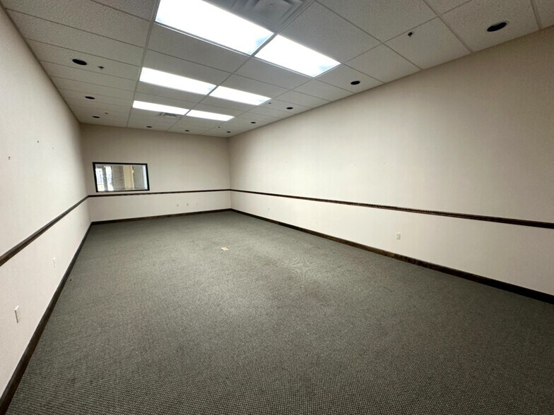 More Photos Of 5620 W Sligh Ave, Tampa Loft Creative Space For Sale