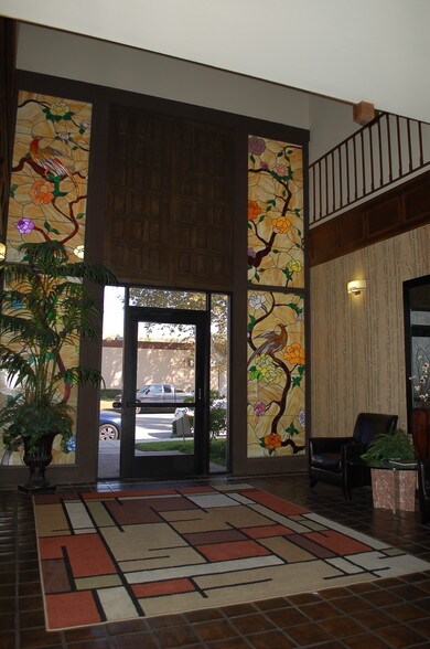 More Photos Of 250 E Easy St, Simi Valley Office For Lease