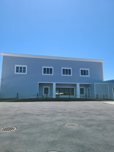 More Photos Of 258-262 E Main St, Babylon Storefront Retail Office For Lease
