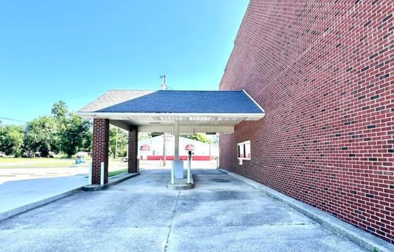 More Photos Of 12 W Mill St, Shelburn Bank For Sale
