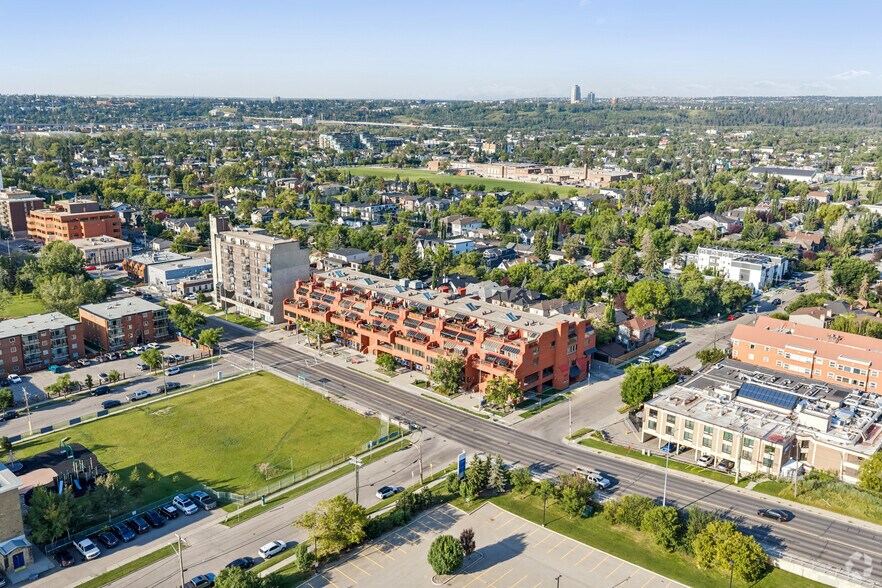 More Photos Of 811 14 St NW, Calgary Office For Lease