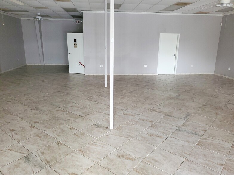 More Photos Of 6005 Fairmont Pky, Pasadena Unknown For Lease