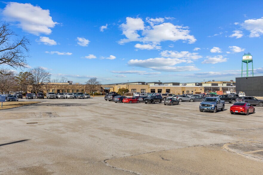 More Photos Of 900 N State St, Elgin Manufacturing For Lease