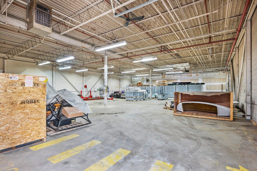 More Photos Of 2727 S Beech Daly Rd, Dearborn Heights Warehouse For Sale