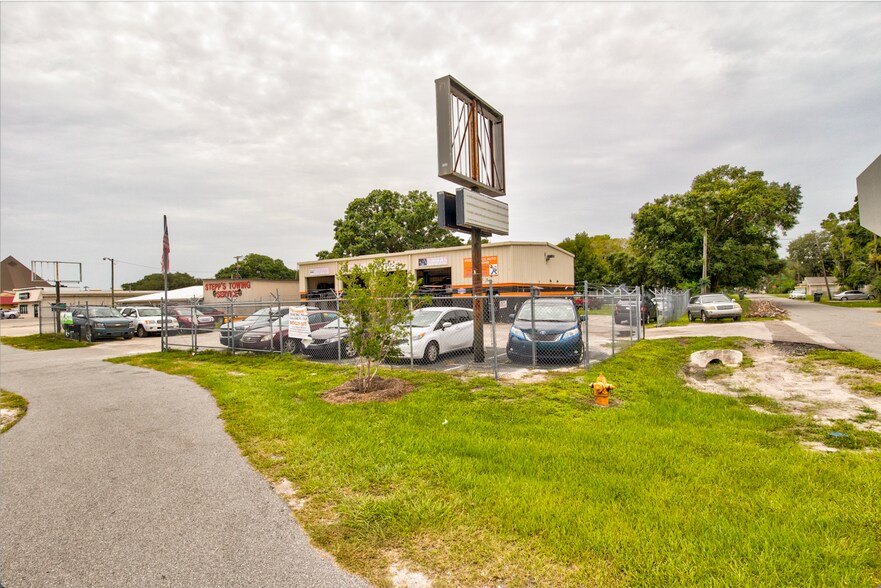 More Photos Of 2016 W Memorial Blvd, Lakeland Auto Repair For Sale