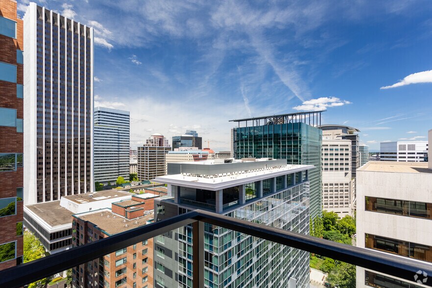 More Photos Of 140 SW Columbia St, Portland Apartments For Lease