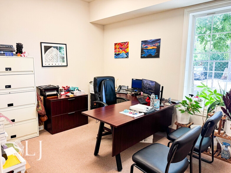 More Photos Of 4311 W Lovers Ln, Dallas Office For Lease