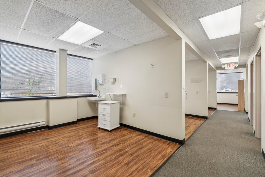 More Photos Of 3475 West Chester Pike, Newtown Square Office For Lease