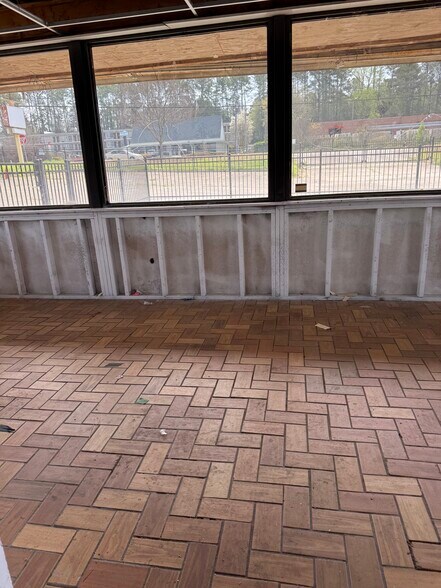 More Photos Of 4145 Fulton Industrial Blvd, Atlanta Fast Food For Lease
