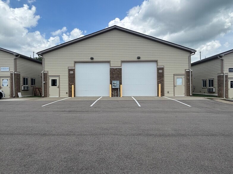 Primary Photo Of 1031 Parkway Dr, Spring Hill Light Manufacturing For Lease