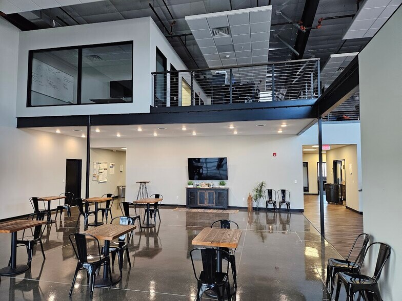 More Photos Of 1115 S Bell Ave, Ames Warehouse For Lease