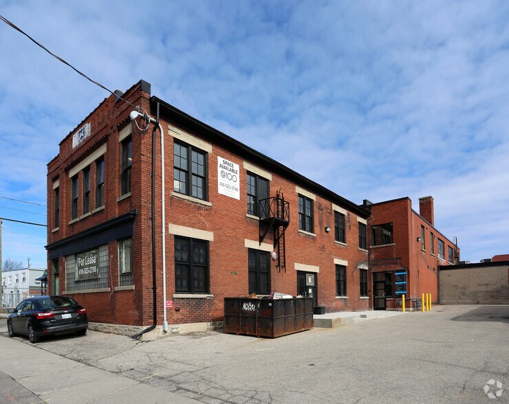 More Photos Of 100 Ahrens St W, Kitchener Office For Lease