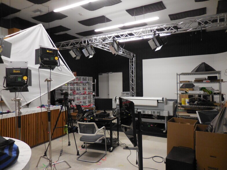 More Photos Of 1206-1210 W Jon St, Torrance Warehouse For Sale