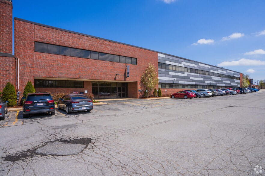 More Photos Of 231 Sutton St, North Andover Medical For Sale