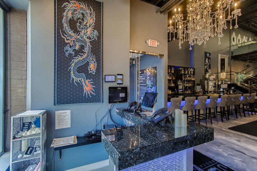 More Photos Of 312 W Main St, St Charles Restaurant For Lease