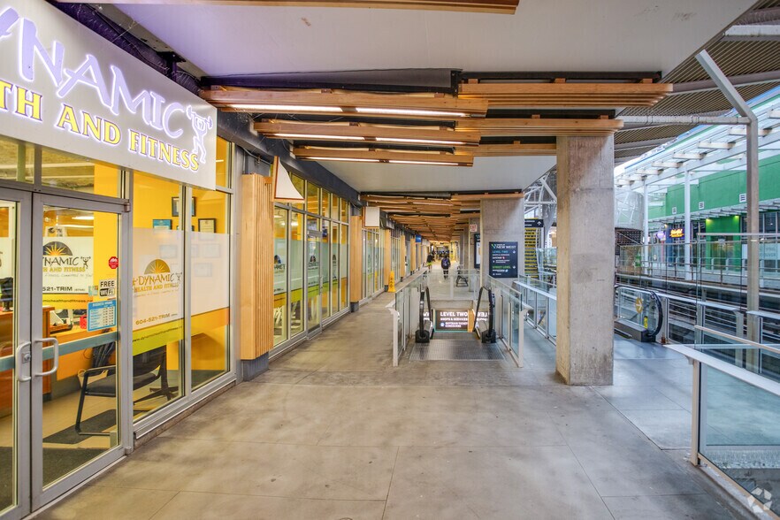 More Photos Of 800 Carnarvon St, New Westminster Storefront Retail Office For Lease