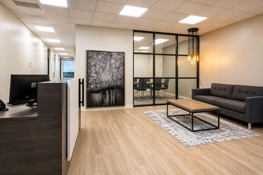 More Photos Of 396 W Greens Rd, Houston Office For Sale