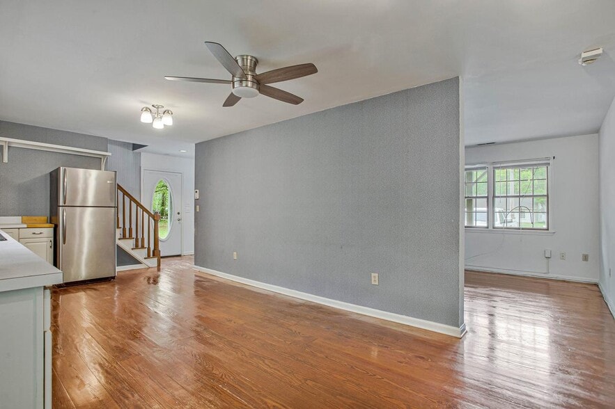 More Photos Of 6285 Shady Side Rd, Shady Side General Retail For Sale