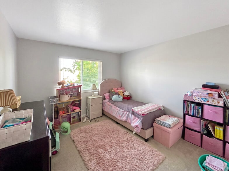 More Photos Of 2536 Grove Way, Castro Valley Apartments For Sale