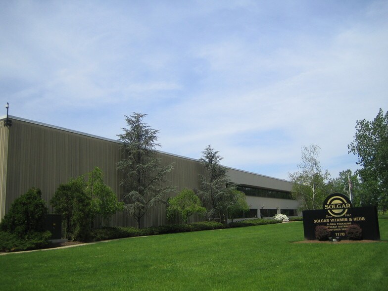 Primary Photo Of 1170 Valley Brook Ave, Lyndhurst Warehouse For Lease