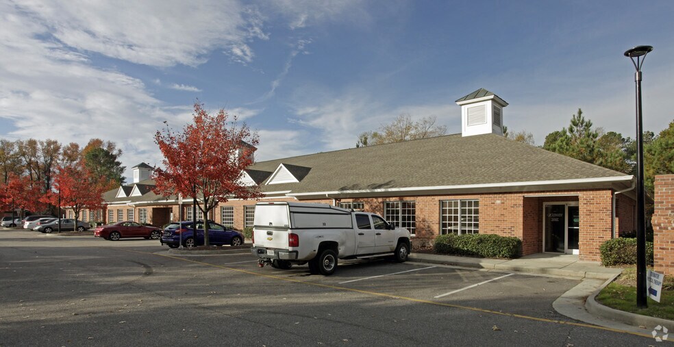 More Photos Of 135 W Hanbury Rd, Chesapeake Office For Lease