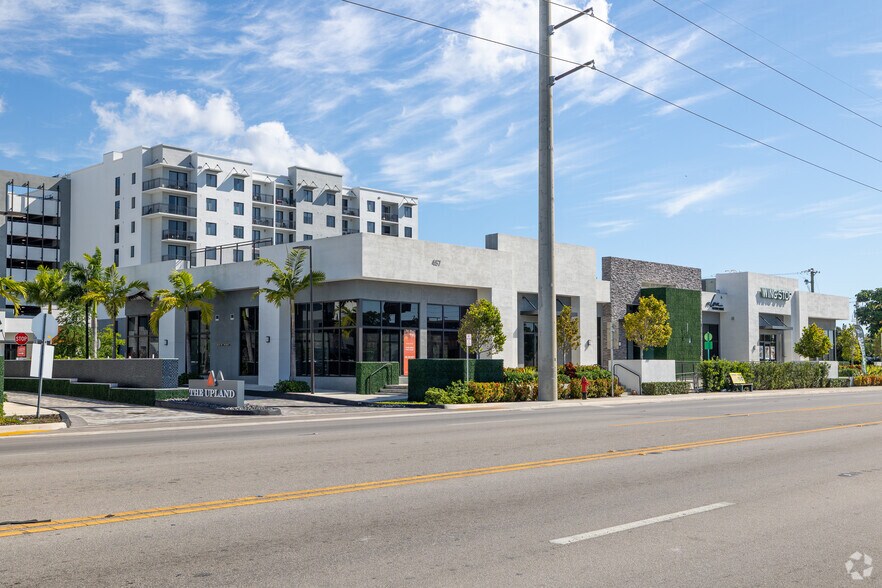 More Photos Of 401 Hialeah Dr, Hialeah Storefront Retail Office For Lease
