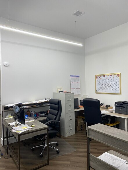 More Photos Of 91 E 21st St, Bayonne Office For Lease