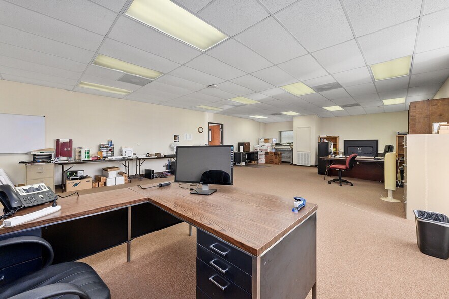 More Photos Of 165 Tecon Cv, Buda Warehouse For Lease